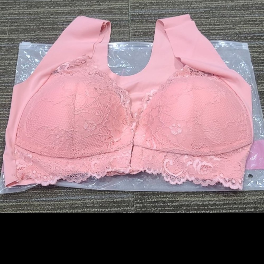 NWT Pink Lace Bra With Front Hook & Eye Closure By Fashion Bar